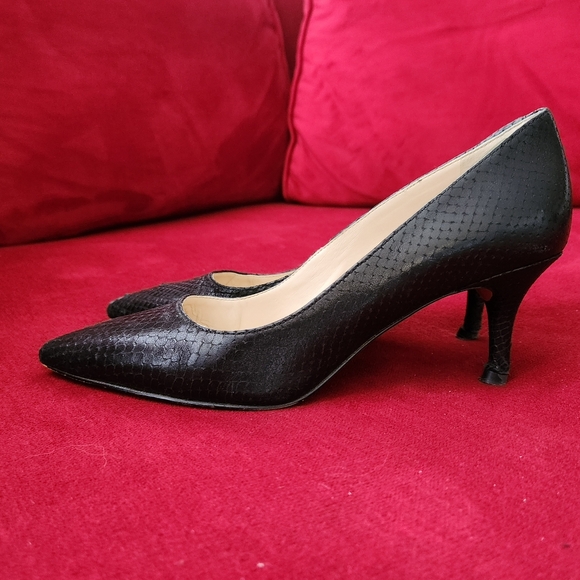 Nine West black pump size 6.5 - Picture 3 of 5